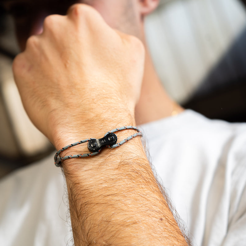 Bracelet upcyclé chaîne de vélo gris-corail Vosges