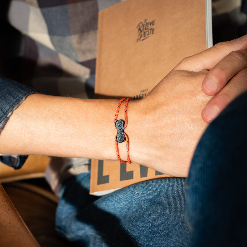 Upcycled bicycle chain bracelet orange-blue Ardennes