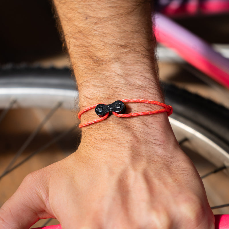 Bracelet upcyclé chaîne de vélo rose Pyrénées