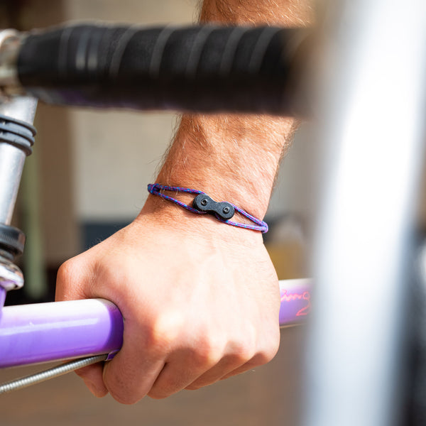 Upcycled bicycle chain bracelet purple Los Andes