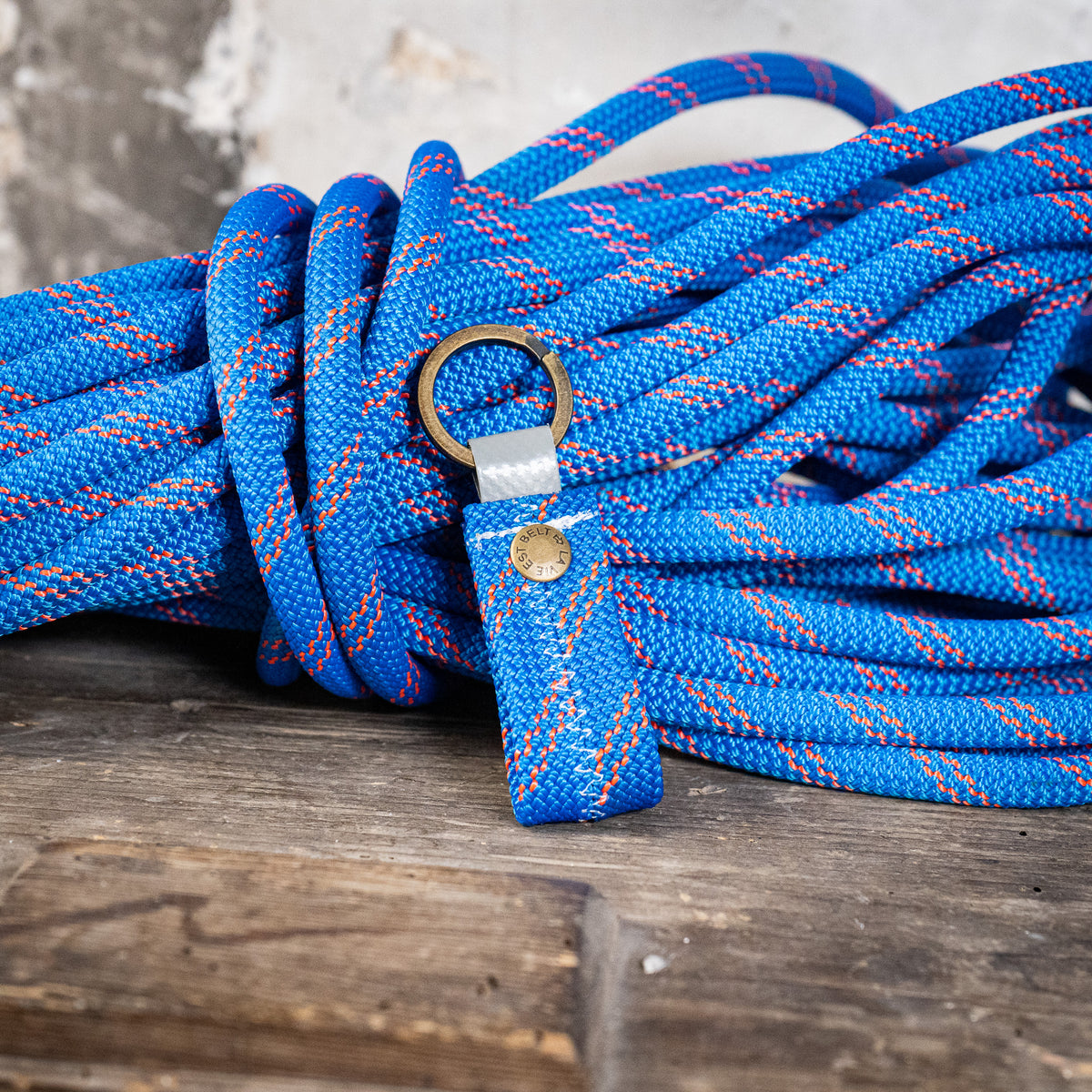 Porte clés en corde d'escalade de couleurs rose et bleu